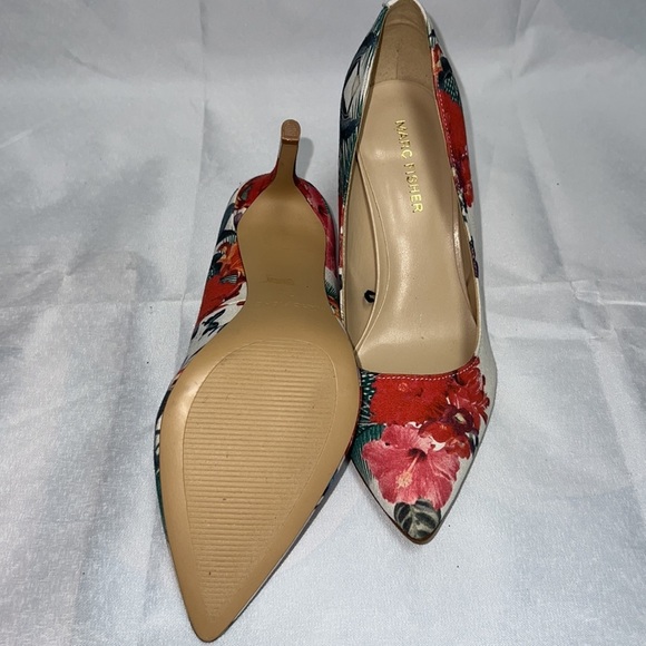 Marc Fisher Floral Tropical Jungle Party Vacation Heels - Picture 7 of 9